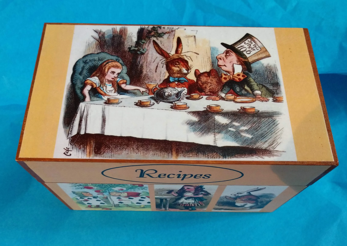 Alice in Wonderland Recipe Box-wood, paper : 6.5 x 4.5"