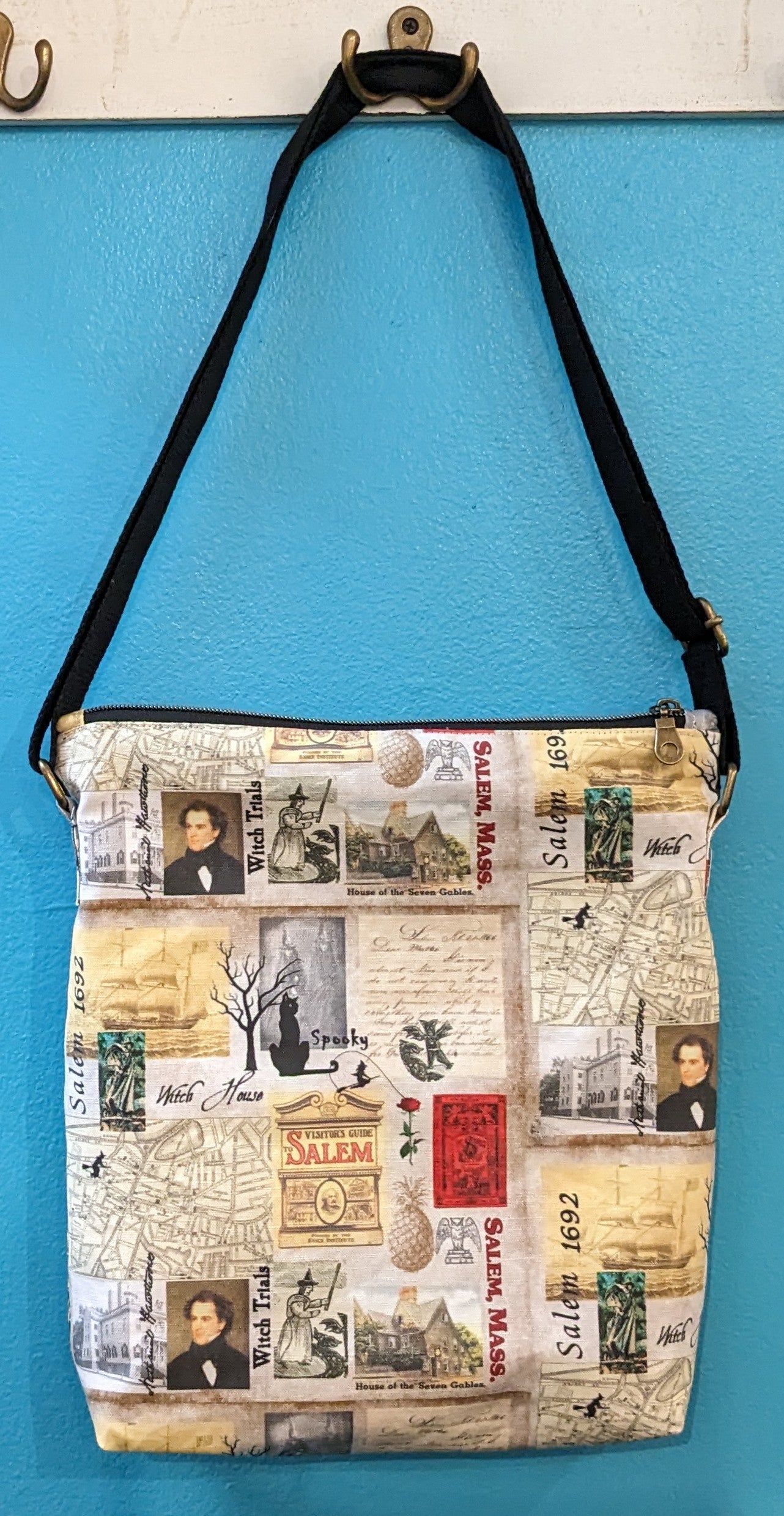 SALEM COLLAGE CROSSBODY