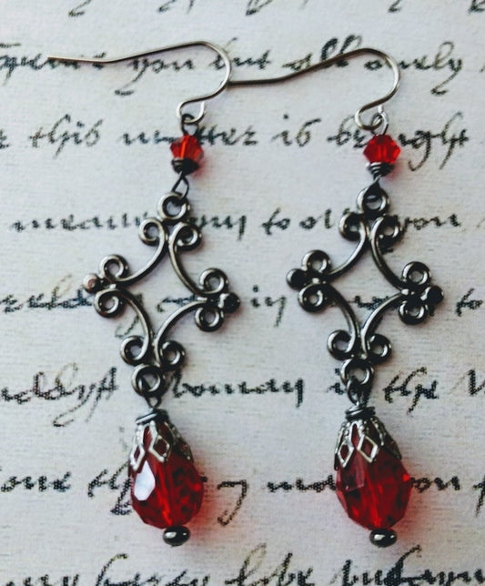 Queen's Courtier Drop Earrings