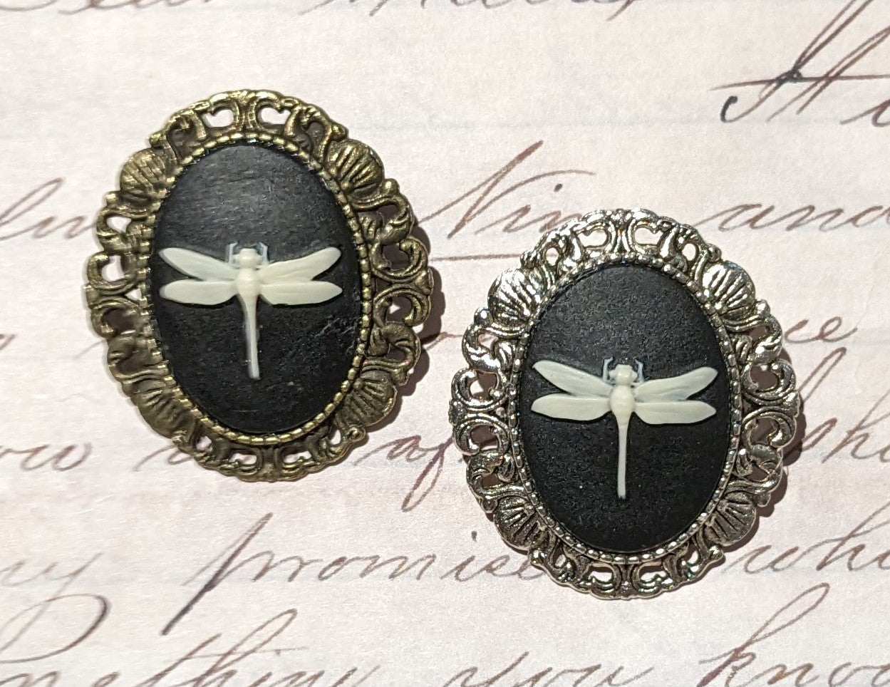 Dragonfly Cameo Pin with Bail