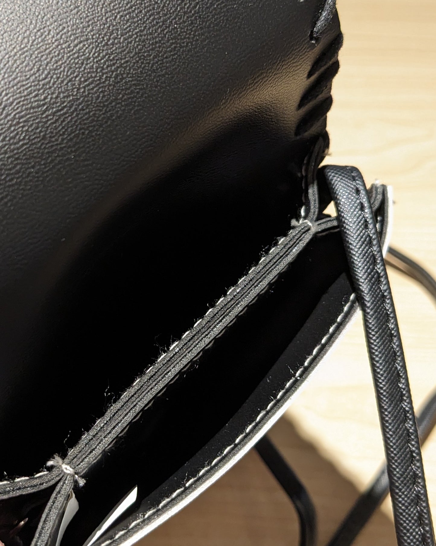 Lighthouse Flat Crossbody w/Flap