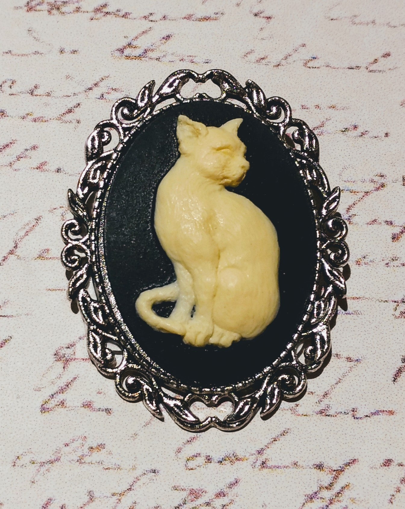 Cat Cameo Brooch